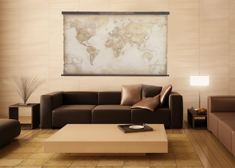 Carte du monde sur le mur du salon