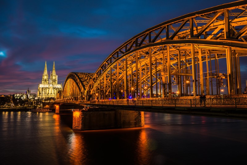 Cologne la nuit